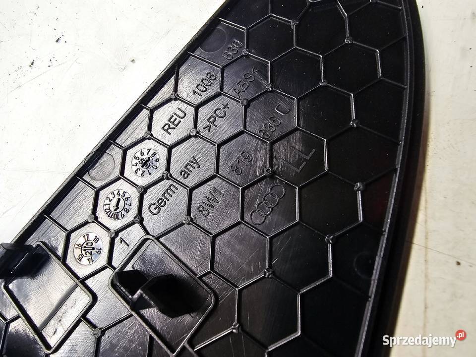 MASKOWNICA GŁOŚNIKA DESKI AUDI A4 B9 8W1819636C Osłony i zaślepki Przystajń