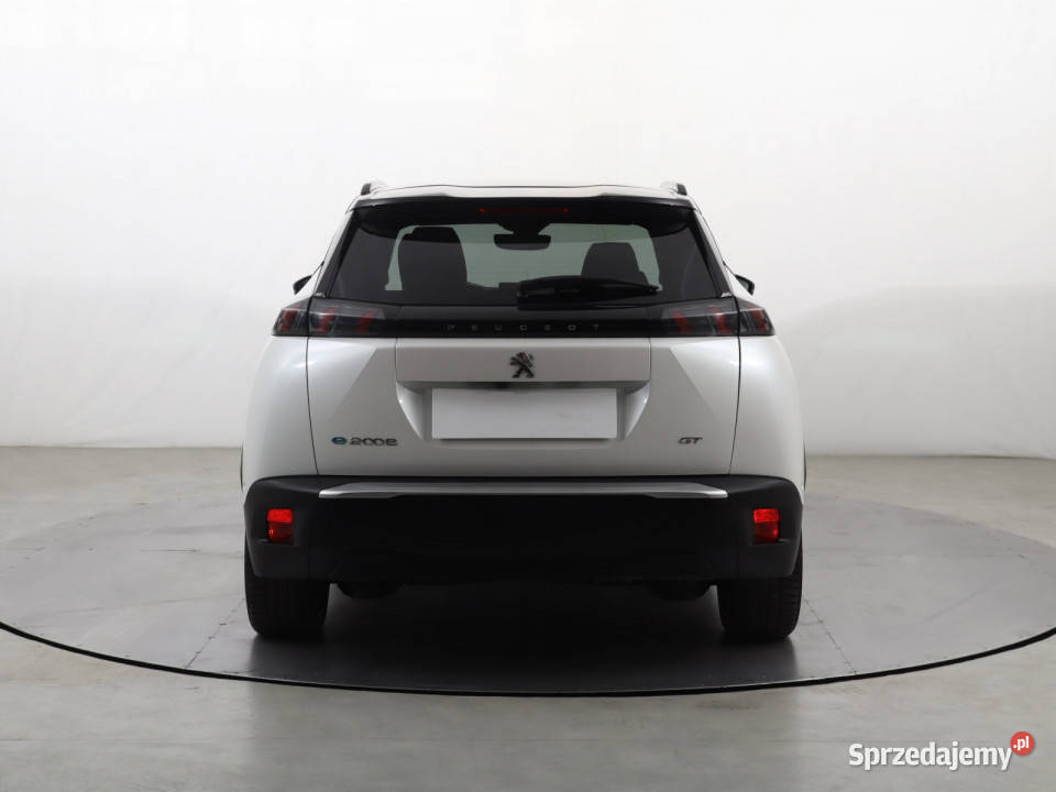 Peugeot e2008 50 kWh skórzana tapicerka