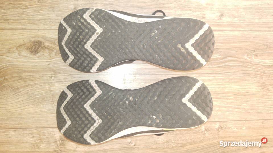 Buty NIKE Revolution 5 EUR41 265 biegowe obuwie