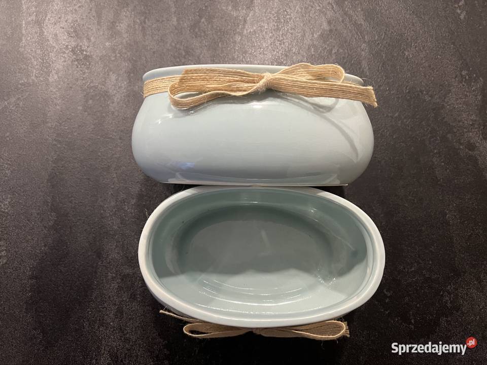 Trzy doniczki błękitne sprzedam