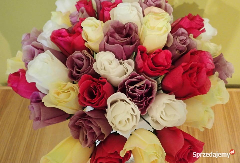 Róże w postaci pąków różne kolory średnica 45 Siewierz