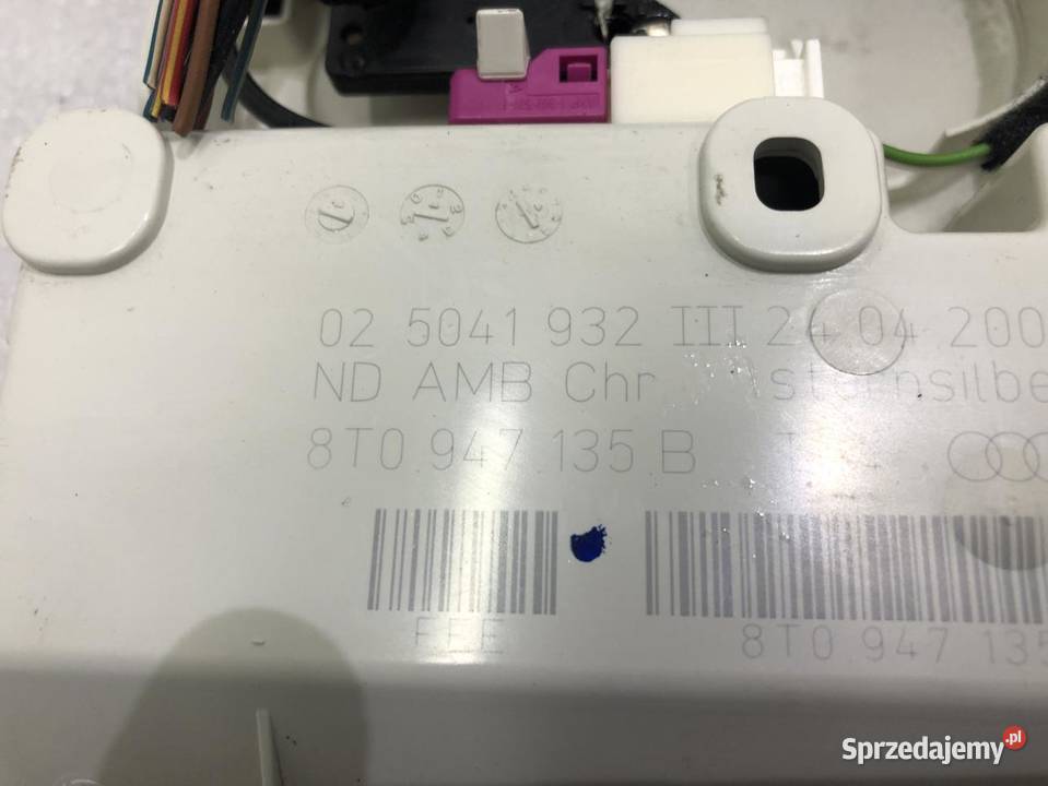 LAMPKA OŚWIETLENIE KABINY AUDI A5 8T 8K0951177 sprzedam