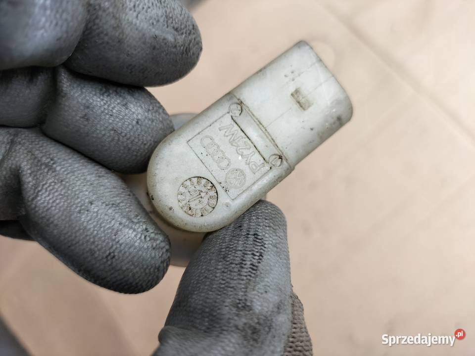 OPRAWKA ŻARÓWKI KIERUNKOWSKAZU AUDI A3 8L Kamień-Kolonia sprzedam