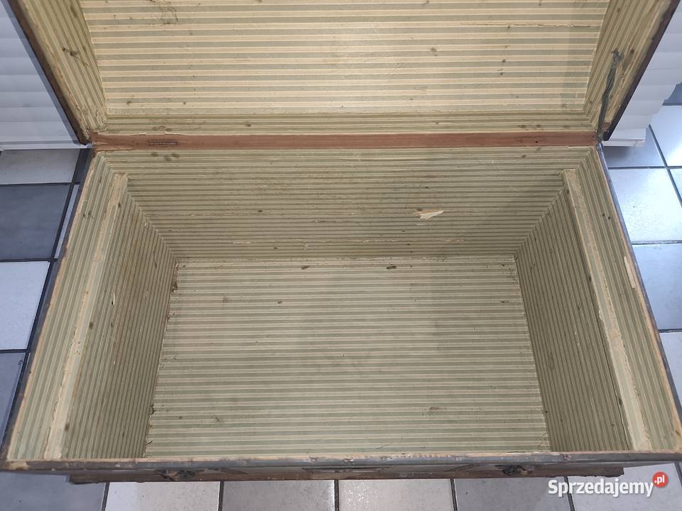 Stara skrzynia podróżna beczkowata Budzyń