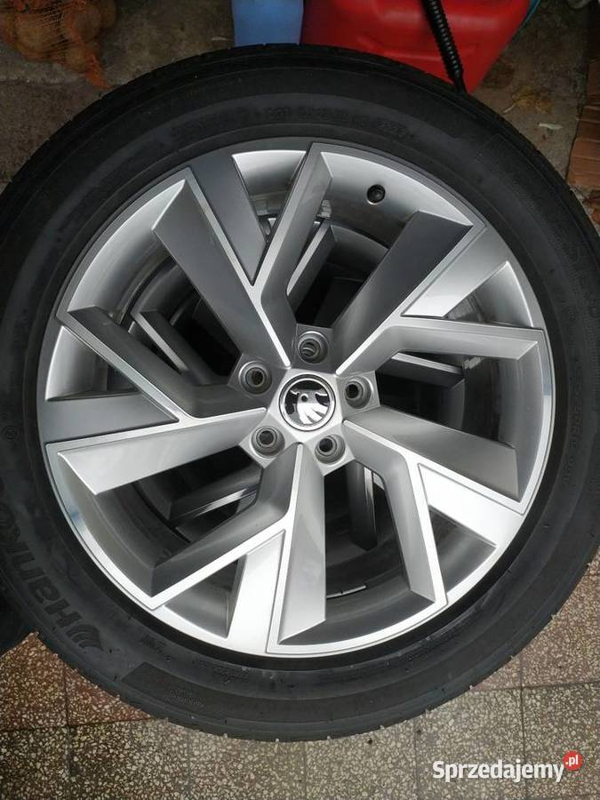 Oryginale felgi Skoda Triglav 19 opony letnie Bytów