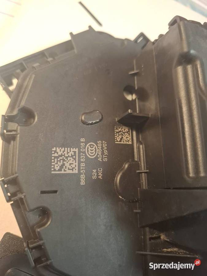 Zamek drzwi prawy przód audi q3 z 2024r B6B5TB Rzeszów