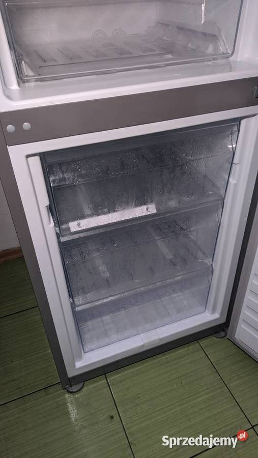 Lodówka Bauknecht w pełni sprawna wysokość 175 Dobrzyń nad Wisłą