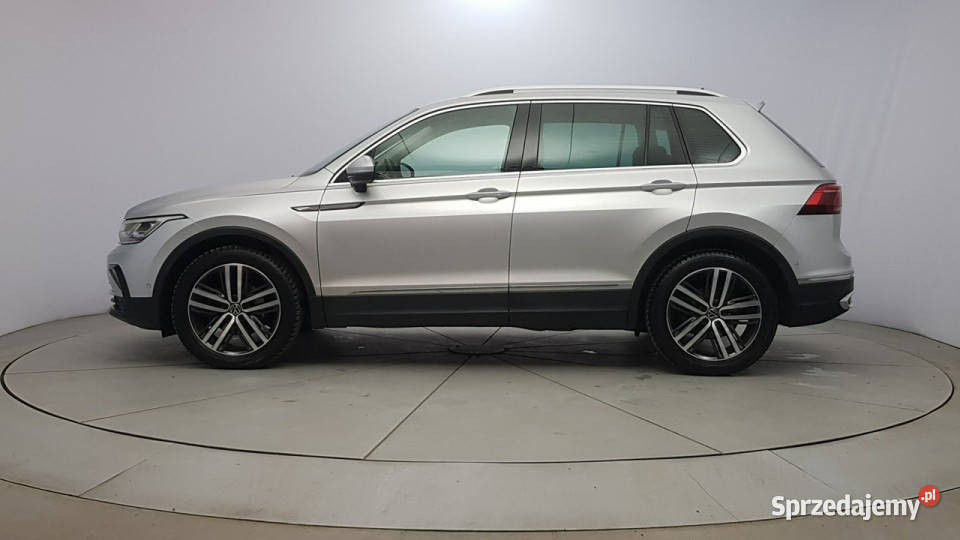 Volkswagen Tiguan 20 TDI SCR Elegance DSG Z mazowieckie Warszawa