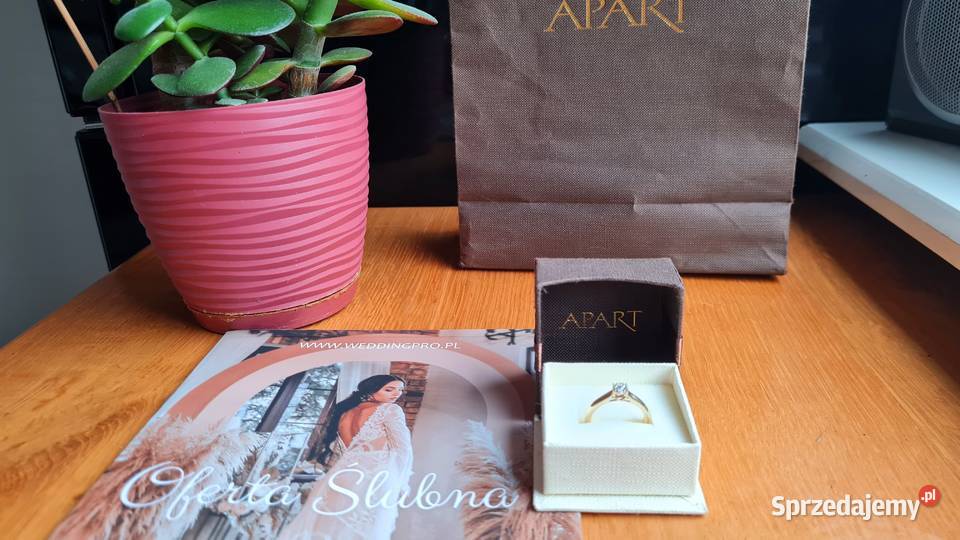 Złoty pierścionek 585 Lśniący z 7 brylantami 19 Zambrów sprzedam