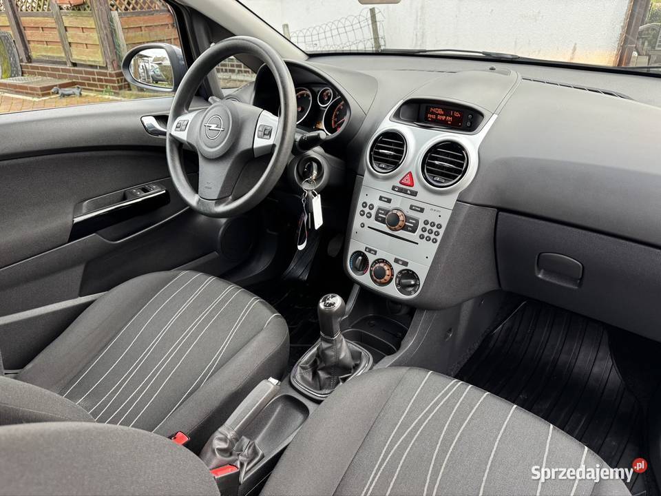Opel Corsa D 2009 Benzyna 12 80 NISKI PRZEBIEG kurtyny powietrzne Drezdenko sprzedam