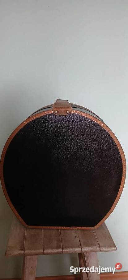 Stara walizka kufer z lat 30 tych