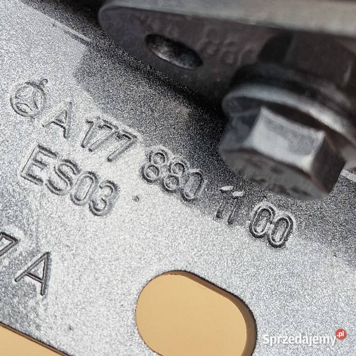 MERCEDES W177 AKLASA ZAWIAS MASKI LEWY Bieleń