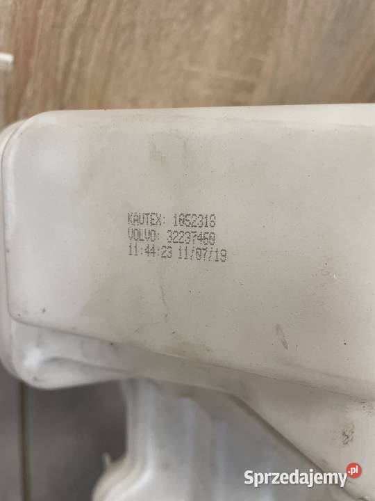 Volvo V40 XC40 zbiorniczek spryskiwaczy 32237460