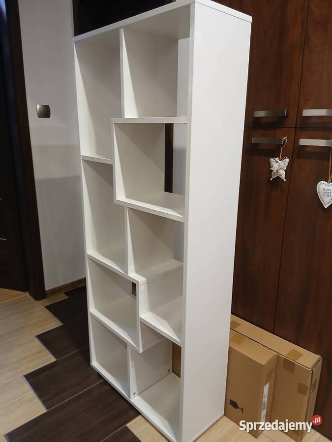 Sprzedam regał drewniany biały solidny sprzedam