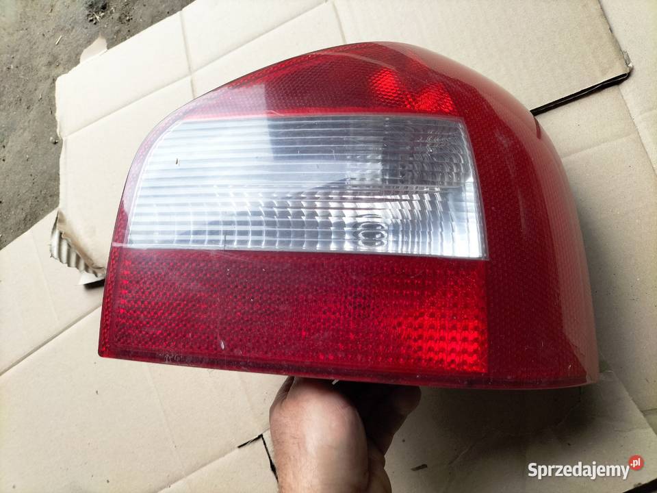 AUDI A38L A3 8L WKŁAD LAMPY TYŁ TYLNEJ PRAWEJ osobowe lubelskie Kamień-Kolonia