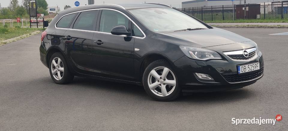 Opel Astra J 14 140 100 sprawne reflektory ksenonowe Astra