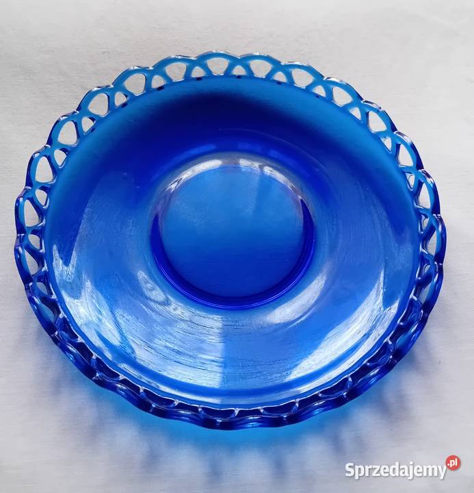 Kobaltowa miska z ażurowym obrzeżem Glaswerk wielkopolskie Koźminek