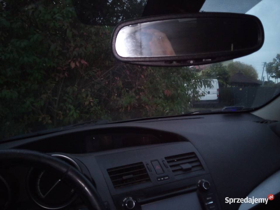 samochód osobowy MAZDA 3