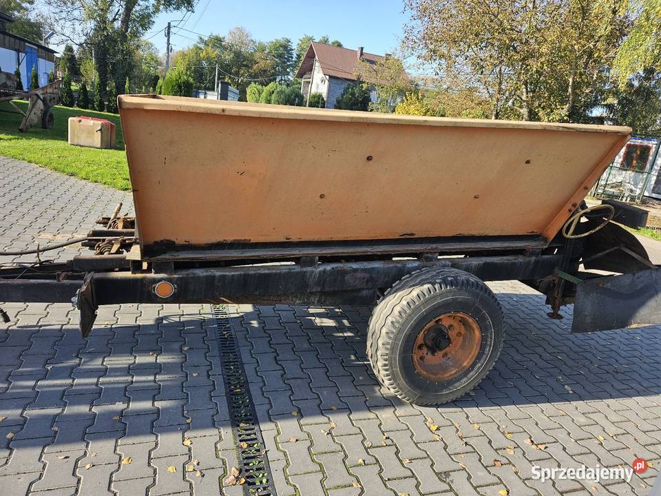 Rozsiewacz nawozów wapna soli rcw Stogniowice