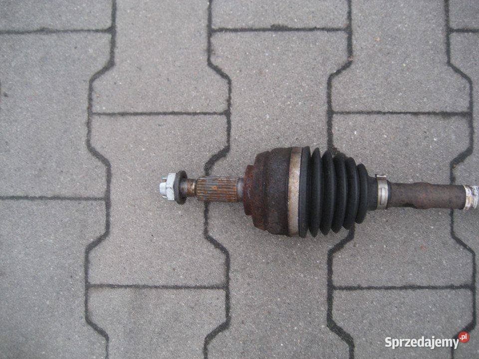 dacia duster lift 1317r 16 benzyna półośka lewa sprzedam