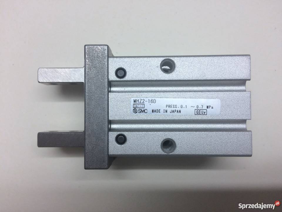 Chwytak pneumatyczny SMC MHZ216D