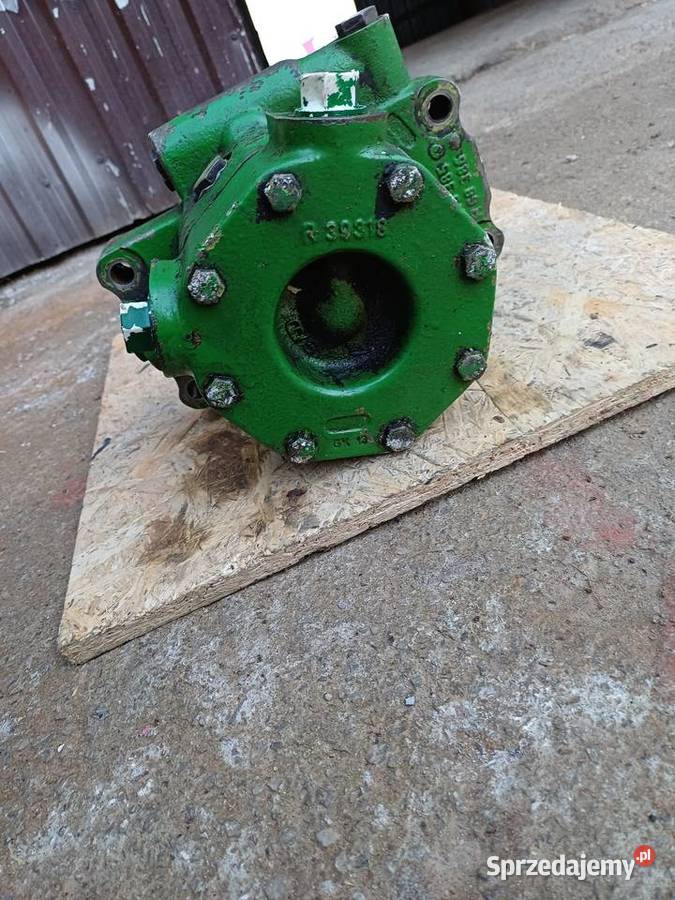 Pompa John Deere 3140 Skorzeszyce sprzedam
