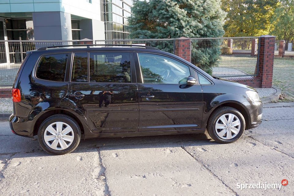 Volkswagen Touran 12 TSI 2010 Rok produkcji 2010 Gronowo Górne