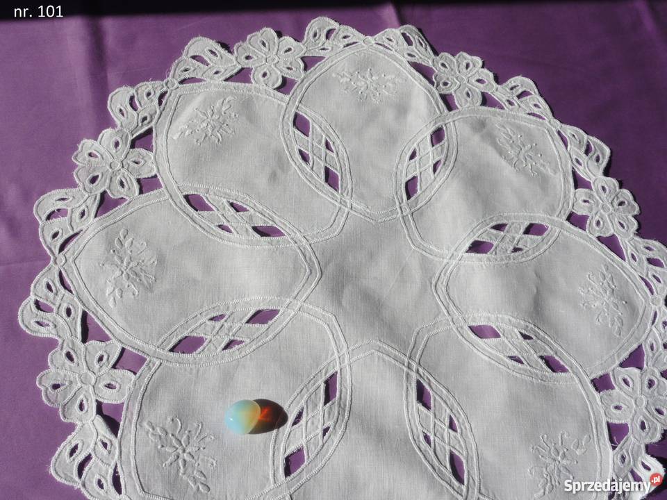 Seretki bieżniki białe wyszywane ręcznie haftem