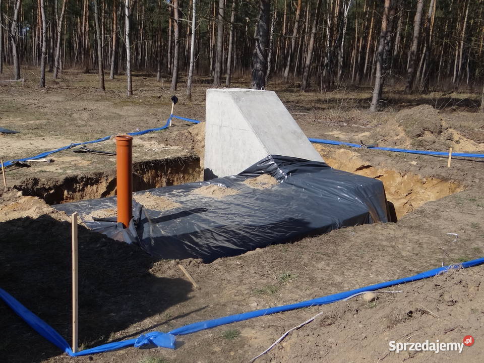 Piwnica ziemianka z płaskim dachem pod taras Wierzbica