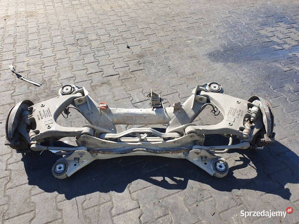 BELKA SANKI TYŁ AUDI A8 D3 Lipno