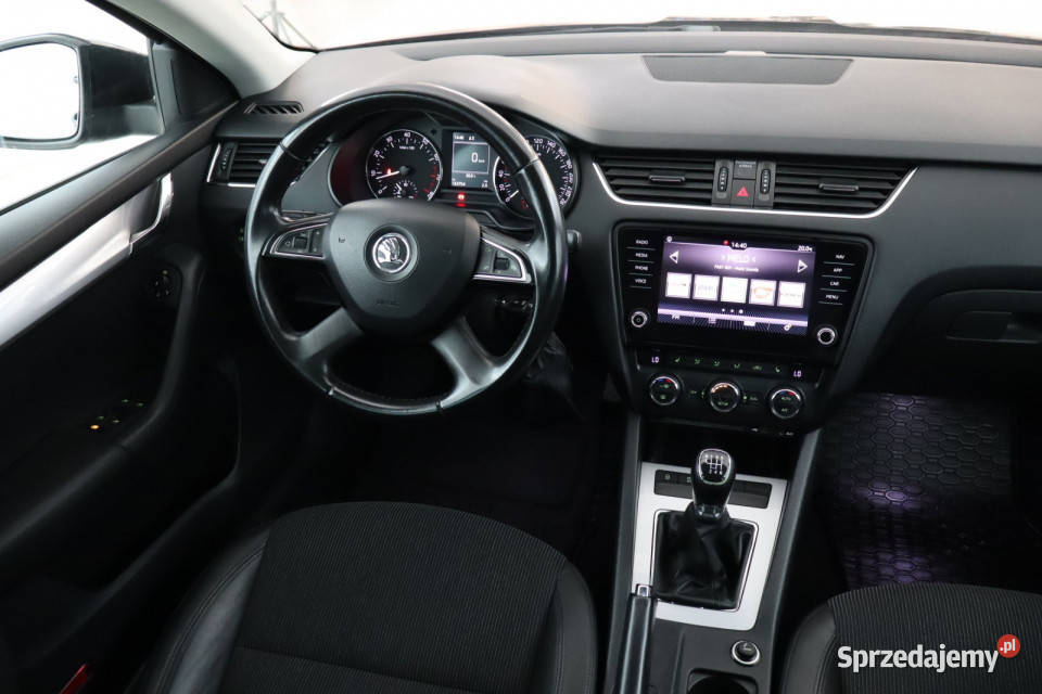 Skoda Octavia 14 TSI skórzana tapicerka