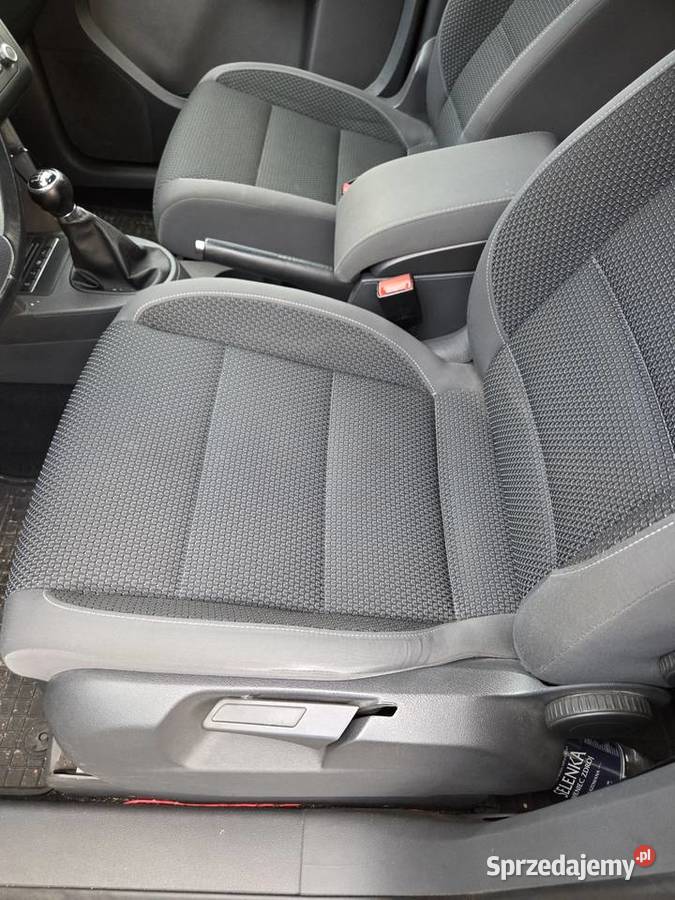 Touran 16 tdi 2011uszkodzony 1599cm3 Touran sprzedam