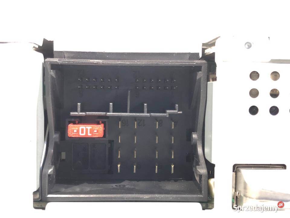 RADIO MERCEDES W204 A2049008605 0715 ODTWARZACZ