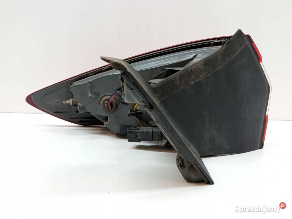 LAMPA TYŁ PRAWA KOMBI DS7313404CH Ford Mondeo