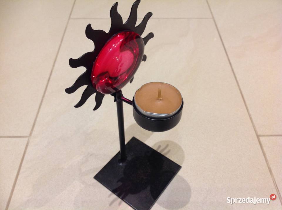 Świecznik Metalowy z Czerwonym Szkłem lubuskie