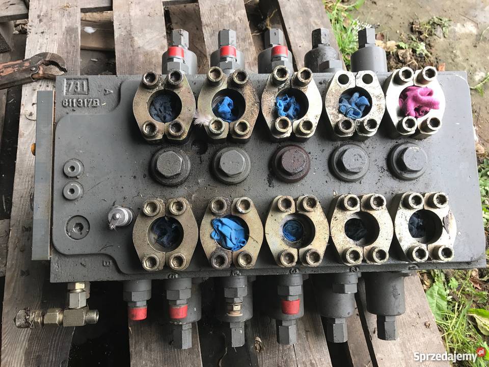 Liebherr r 904c Rozdzielacz glowny Brzeziny