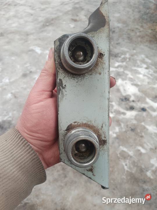 Gniazda hydrauliczne Ursus c360