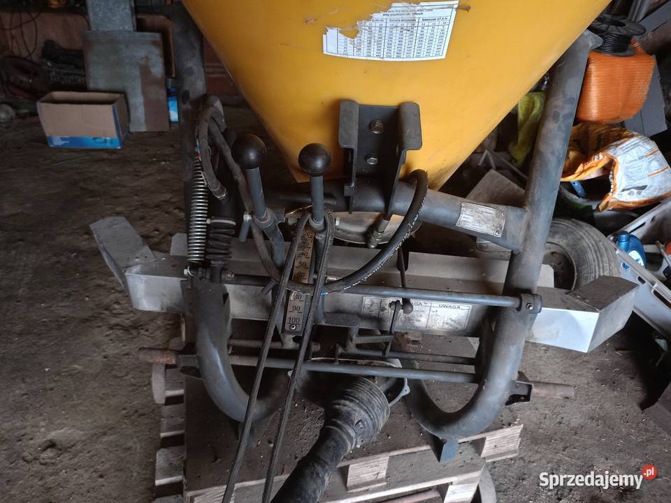 Rozsiewacz nawozu dwutalerzowy 500 l opolskie Prosna