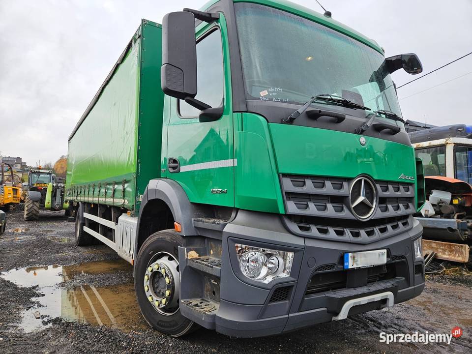 MercedesBenz AROCS 1824 Samochód skrzyniowy 240KM