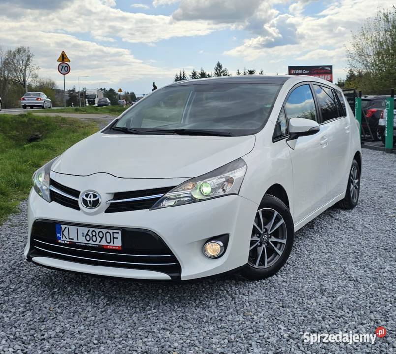 TOYOTA VERSO ŁADNA BOGATE WYPOSAŻENIE Samochody osobowe Latoszyn