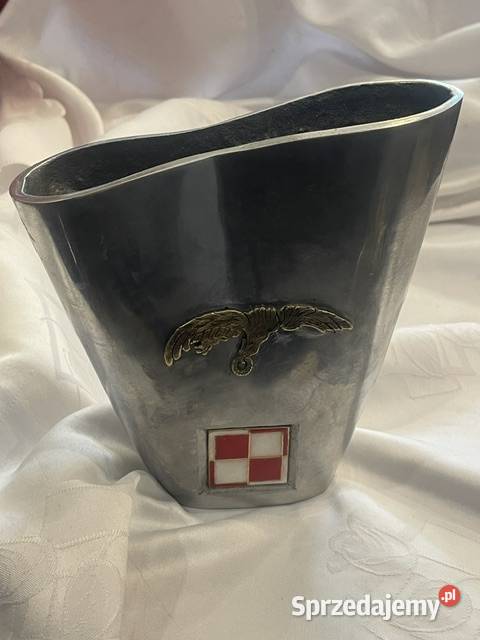 Metalowy puchar lotniczy z polską szachownicą Kraków