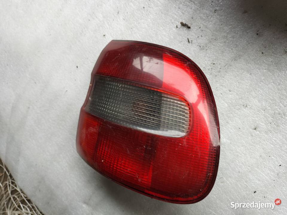 VOLVO V 40 V40 LAMPA TYŁ TYLNA PRAWA Kamień-Kolonia