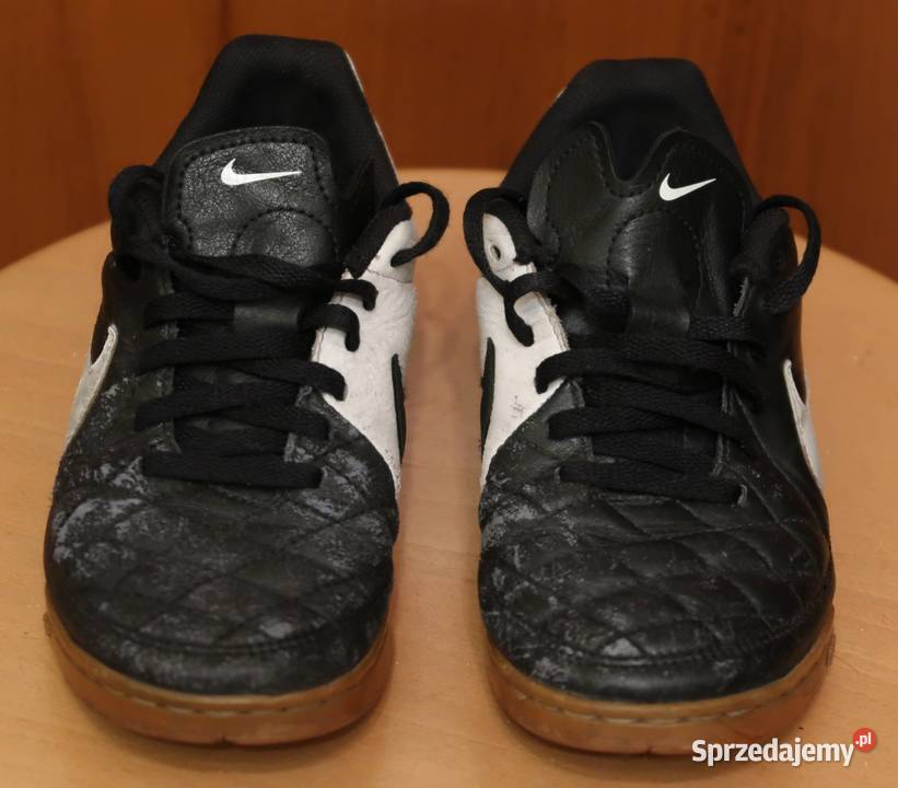 Buty sportowe halowe firmy NIKE 34 Siedlce sprzedam
