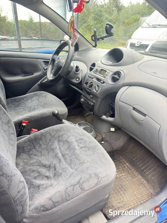 Toyota Yaris Międzyleś
