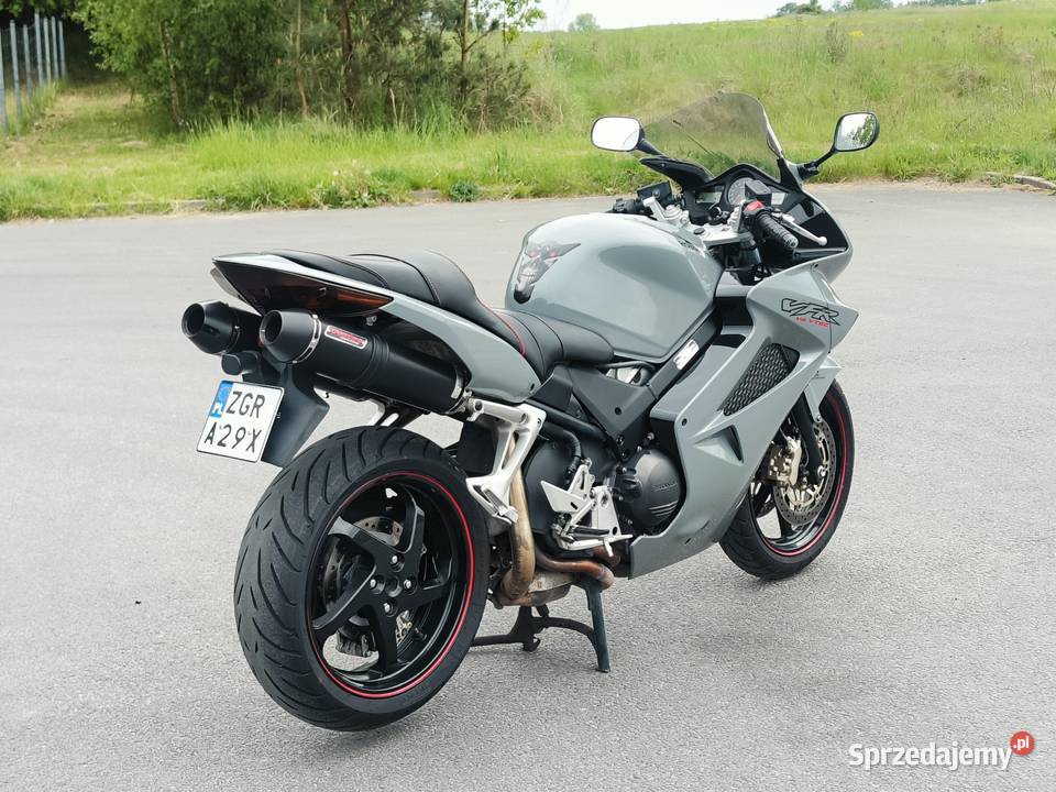 Honda VFR800 Vtec ABS super STAN zadbany zar w Rok produkcji 2002 Honda Gryfino