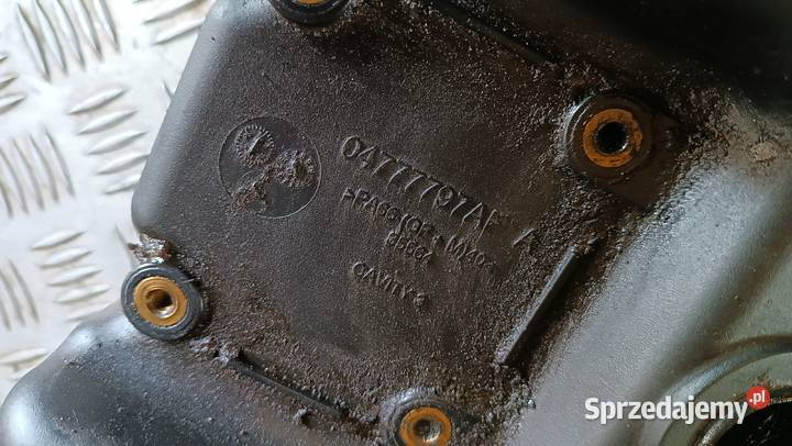 04777797AF Pokrywa zaworów Mini Cooper R50 16 osobowe Radłów