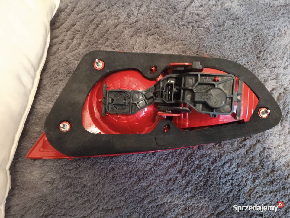 Lampa tył prawy klapy seat Leon z 2008 roku Lampy tylne Świnna