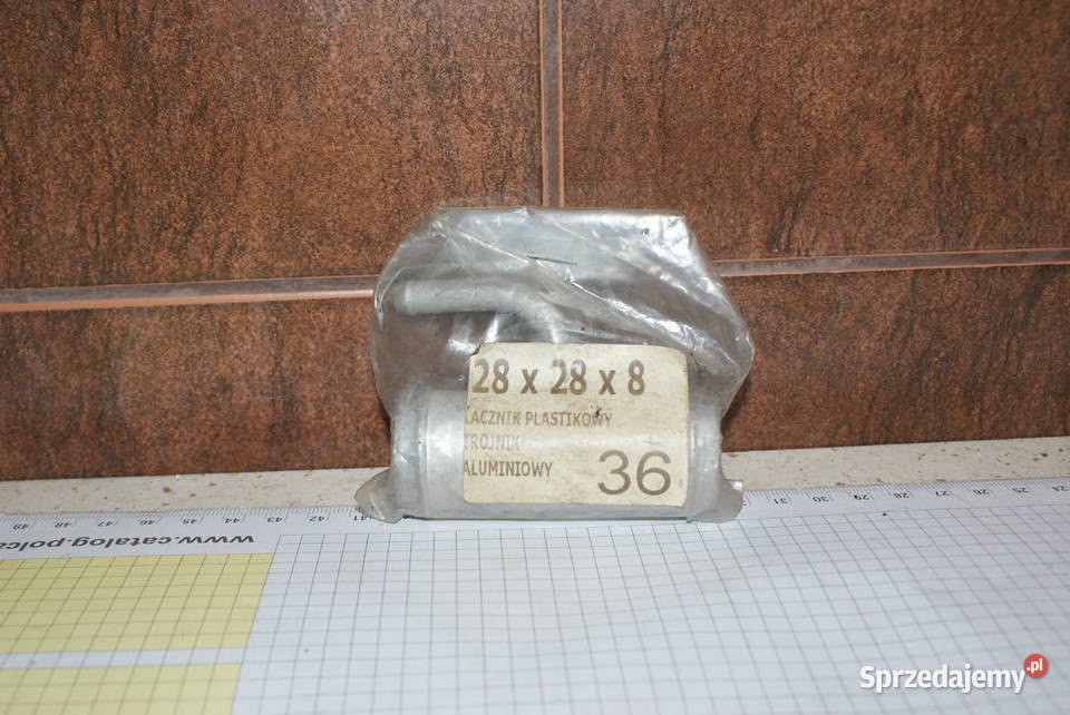 TRÓJNIK ALUMINIOWY 28X28X8 MM NOWY osobowe Białobrzegi sprzedam