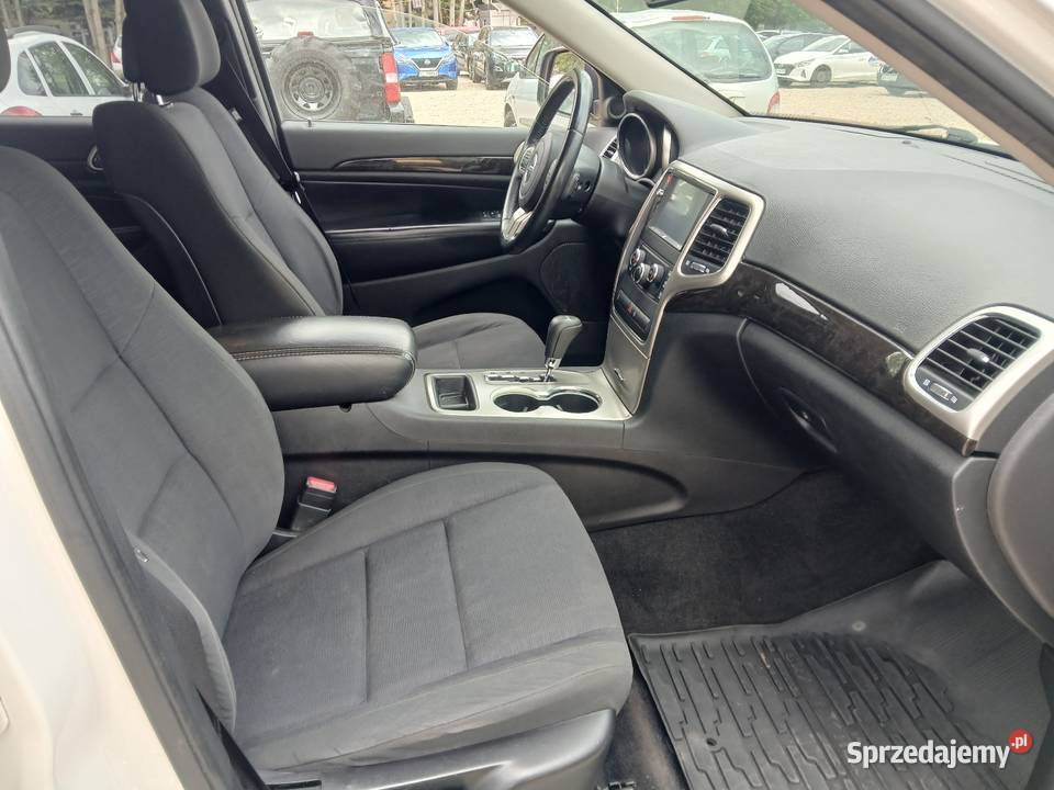 Jeep grand cherokee wk2 36 ładny zarejestrowany ESP Przemyśl