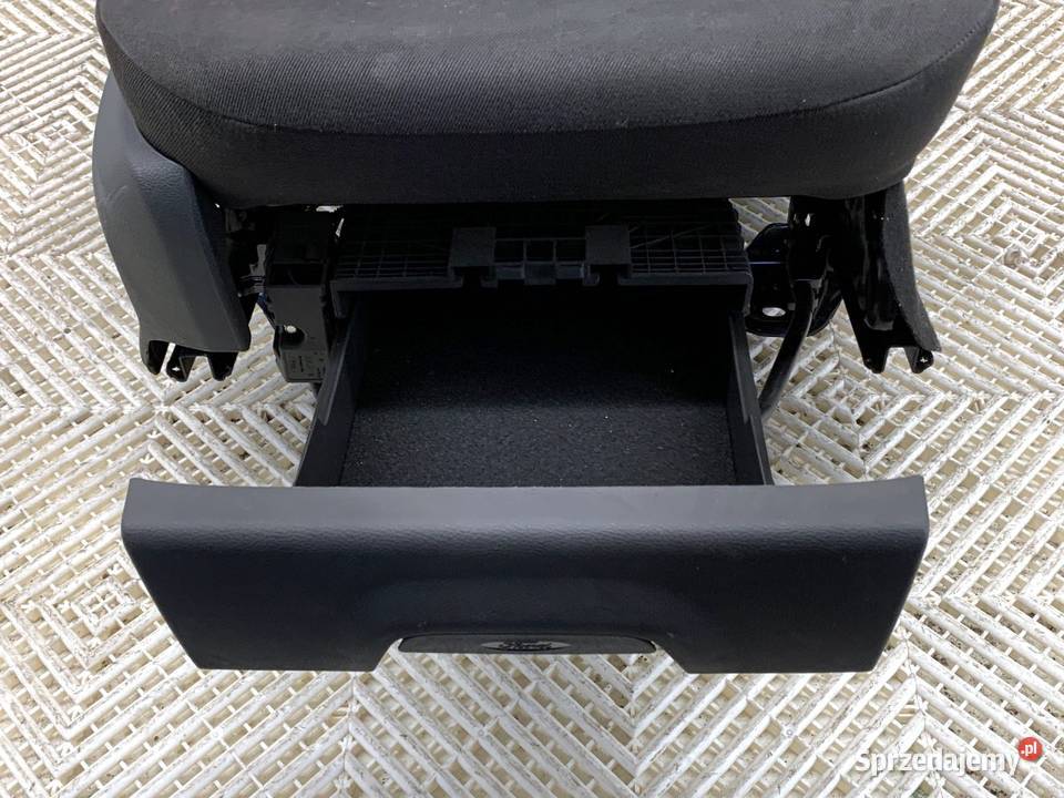 FOTEL PRAWY PRZÓD FORD TRANSIT COURIER Bus